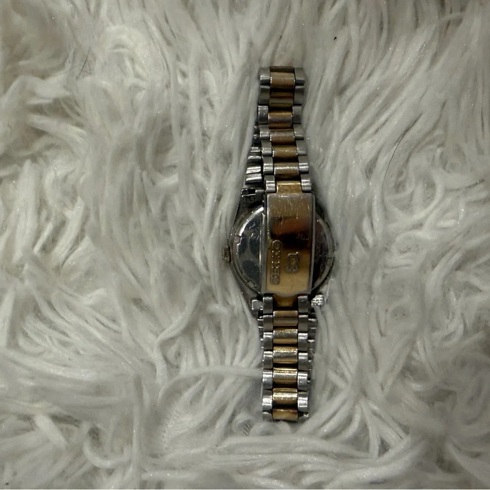vintage Seiko SQ watch woman’s